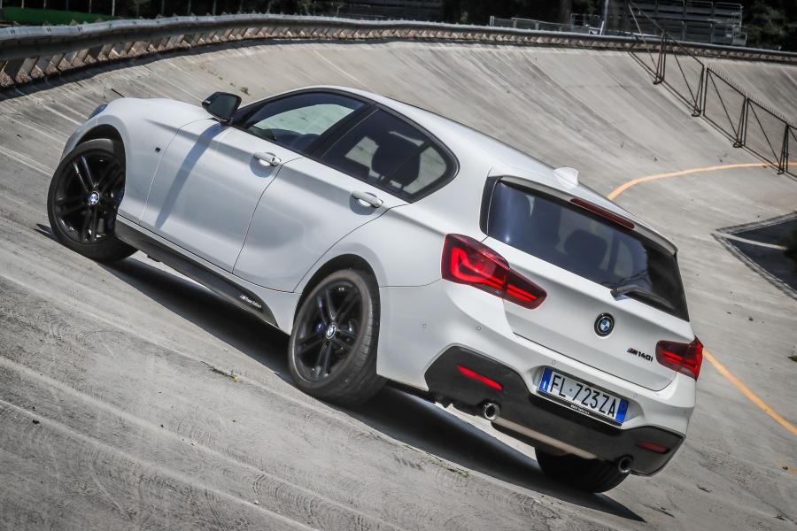  BMW M140i M Power Edition (F20) 2018 года  (фото 2 из 11)